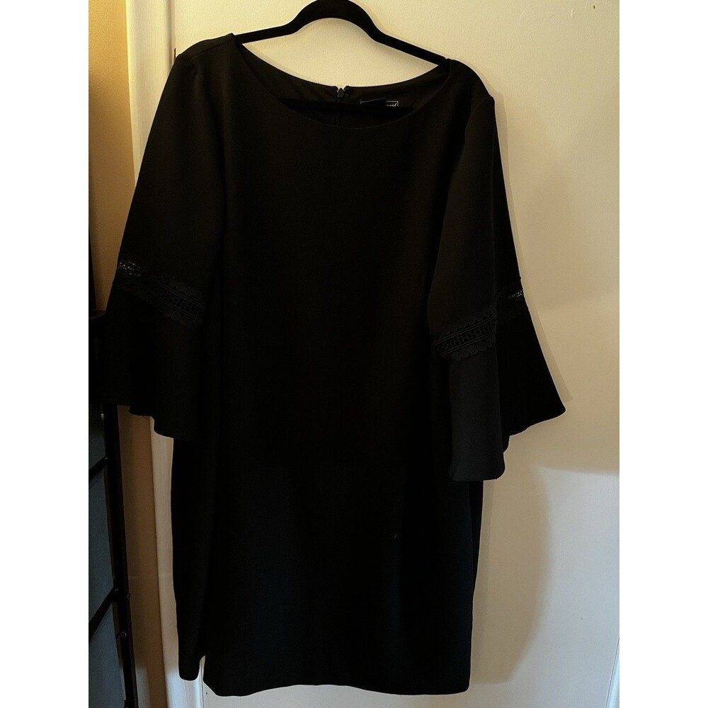 Jessica Howard Black Bell Sleeve Shift Dress with Crochet Detail Size 20W